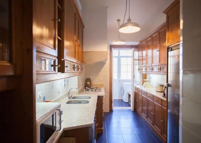 Flh Graca Family With View شقة