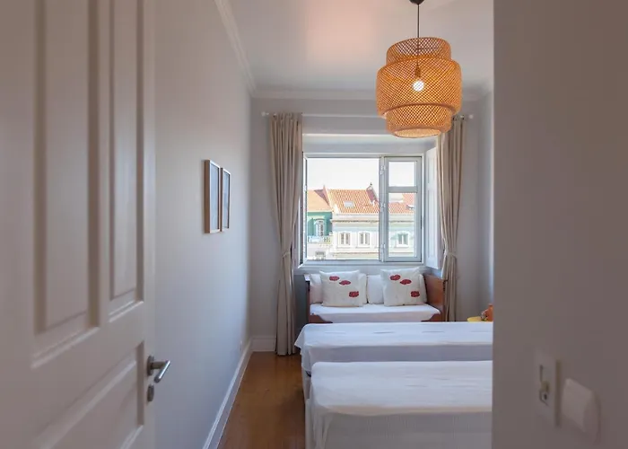 Flh Graca Family With View شقة